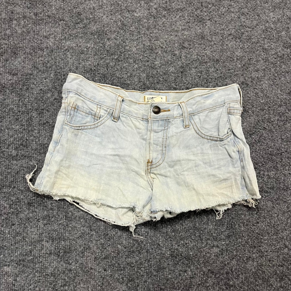 Love H81 Shorts Womens Size 24 Light Wash Denim Raw Hem Frayed Casual Summer